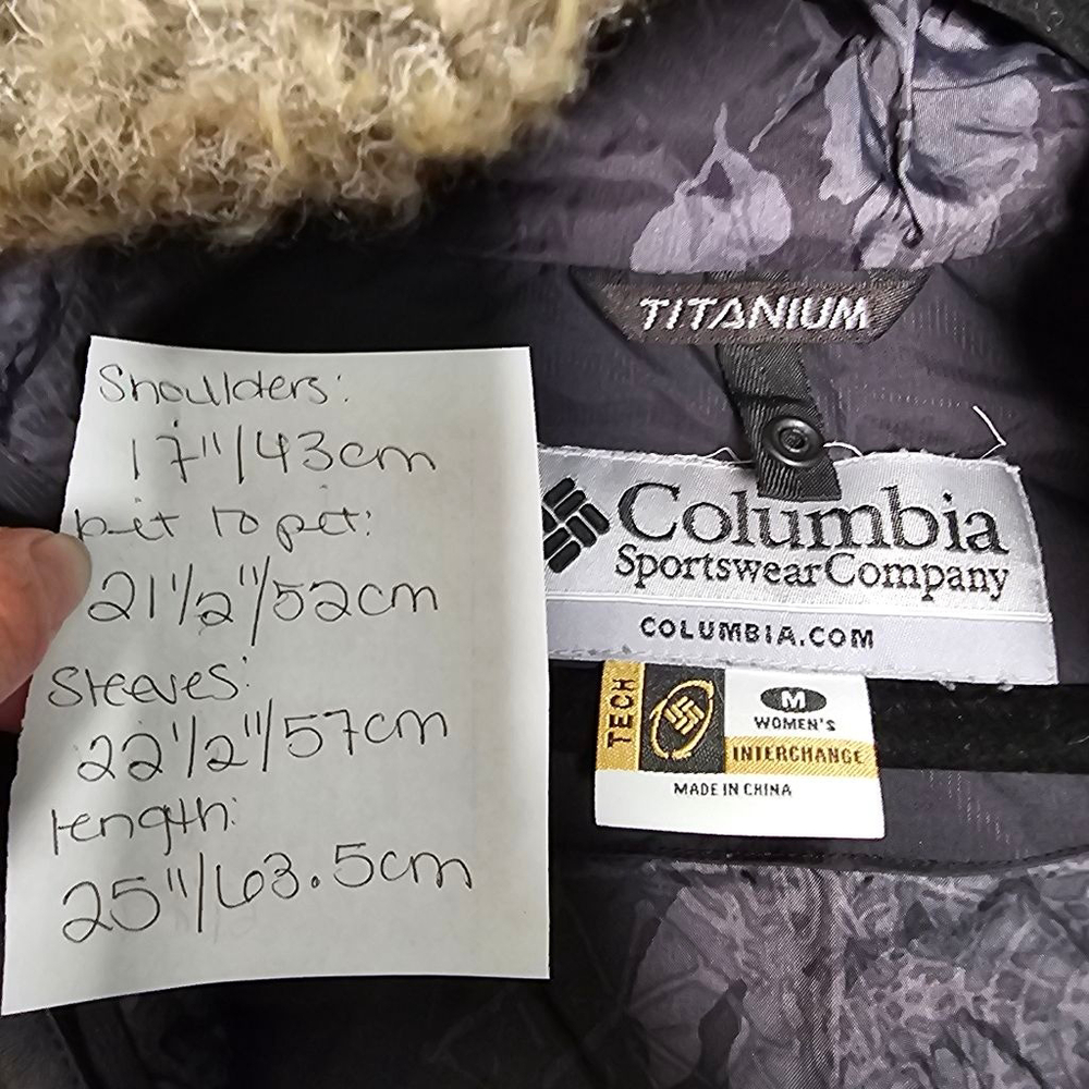 Columbia med lightweight black/cream winter jacket - Picture 2 of 12